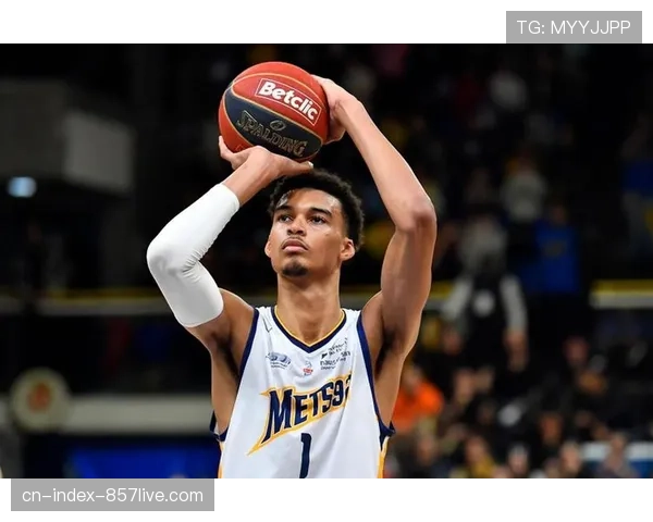 文班亚马展现多维度价值 攻防轴心引领马刺空间体系革新