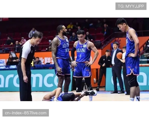 山东新援防守站位选择存疑 球队防守轮转因此出现新漏洞