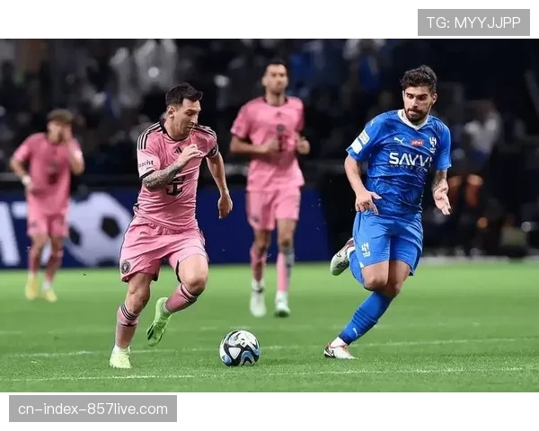 胡巴尔卡德西亚4-3-3高位逼抢 边路突破与中路渗透结合